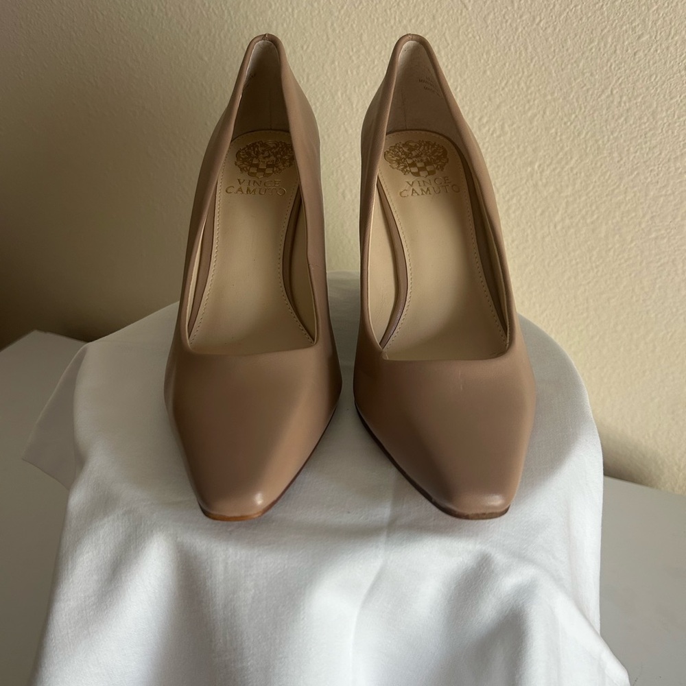 Vince Camuto Tan Heels Classic Pointed-Toe Pumps